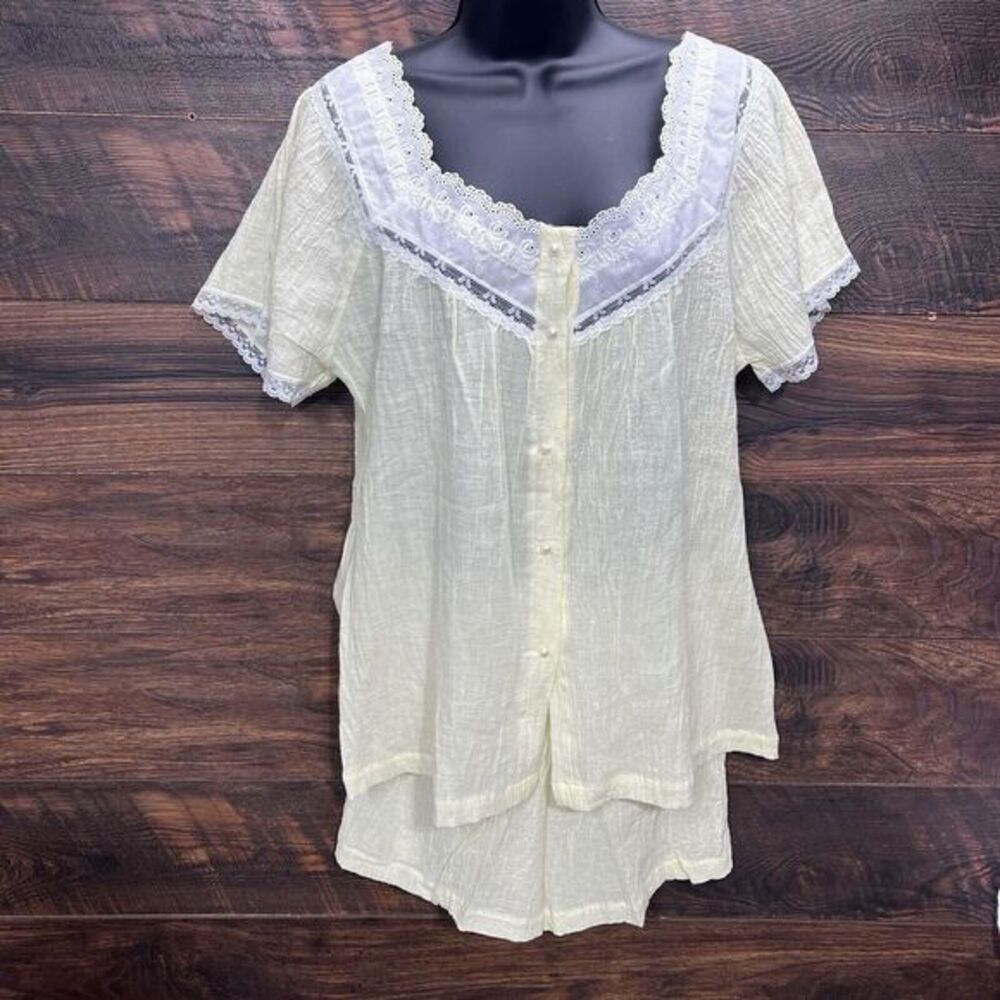 VTG‎ 70s Cottagecore Sleep Set Gauze Lace Trim Pearl Buttons Size Medium Yellow